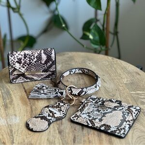 Snakeskin Key and Card Holder Set NWOT